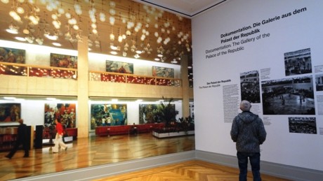 Dokumentiert und interpretiert: Die monumentalen Bilder aus dem Berliner Palast der Republik.